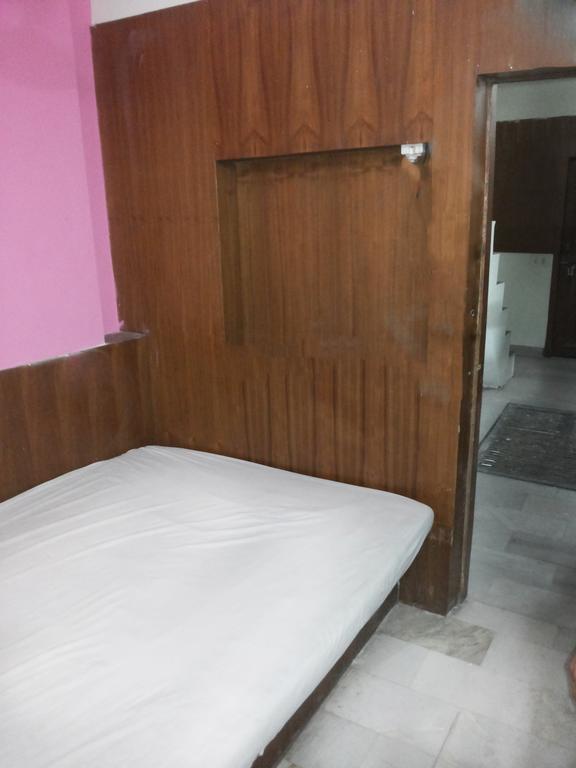 Mahesh Guest House Нью-Делі Номер фото