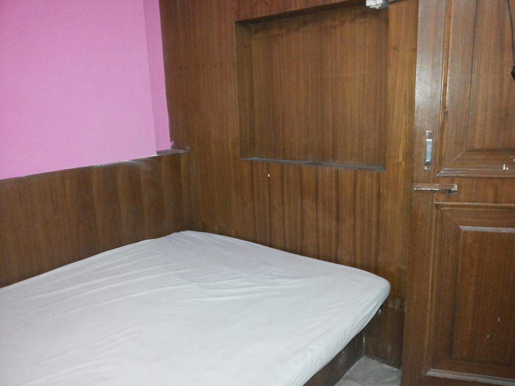 Mahesh Guest House Нью-Делі Номер фото